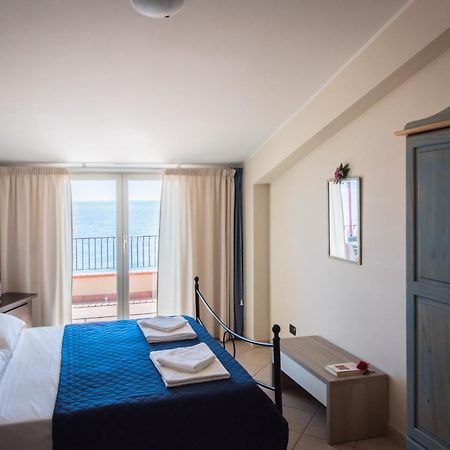 B&B La Sirena Santa Teresa Di Riva Esterno foto