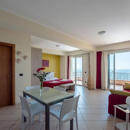 B&B La Sirena Santa Teresa Di Riva Esterno foto