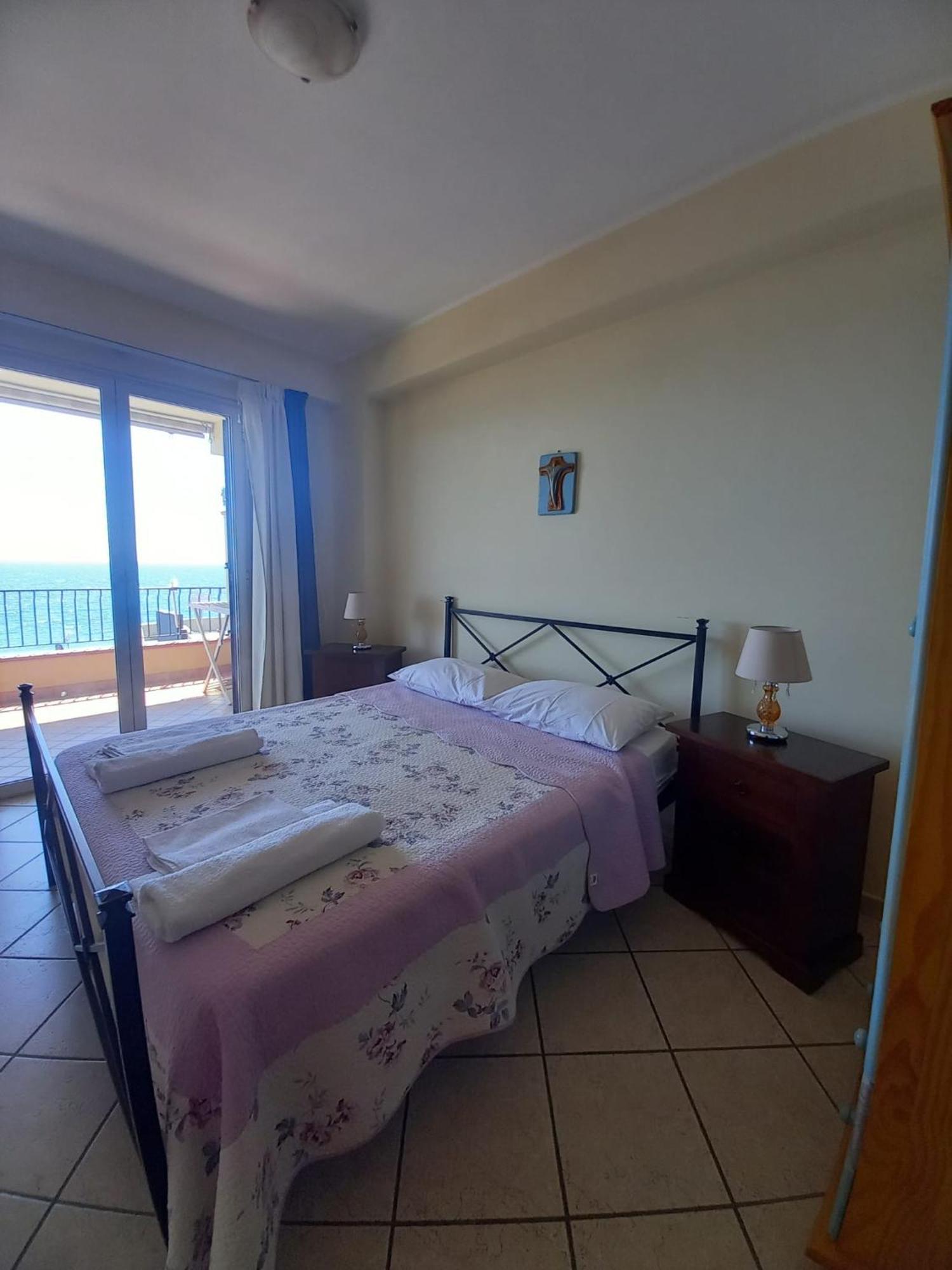 B&B La Sirena Santa Teresa Di Riva Esterno foto