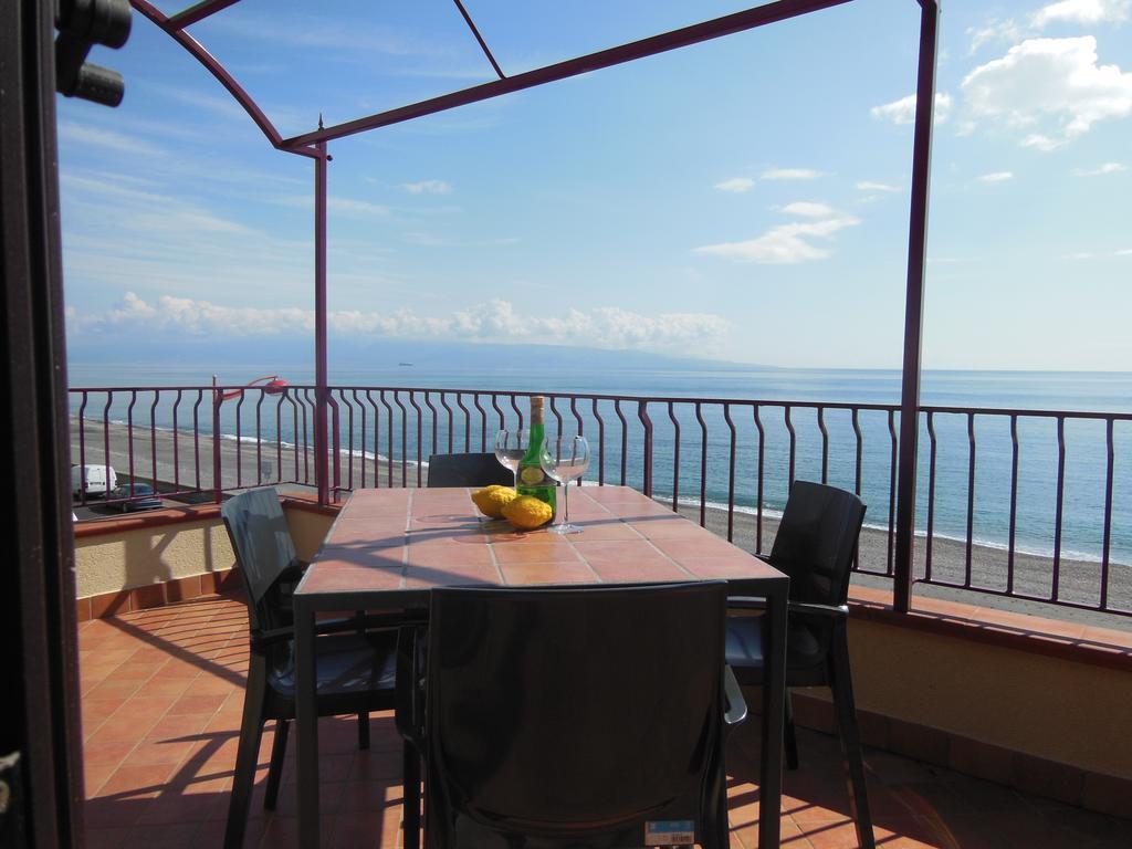 B&B La Sirena Santa Teresa Di Riva Esterno foto
