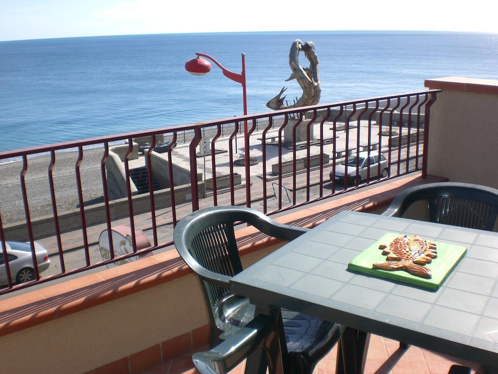 B&B La Sirena Santa Teresa Di Riva Esterno foto