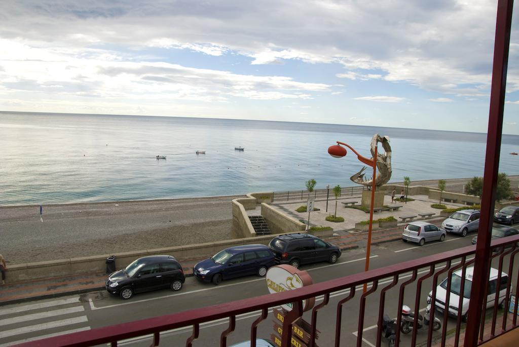 B&B La Sirena Santa Teresa Di Riva Esterno foto