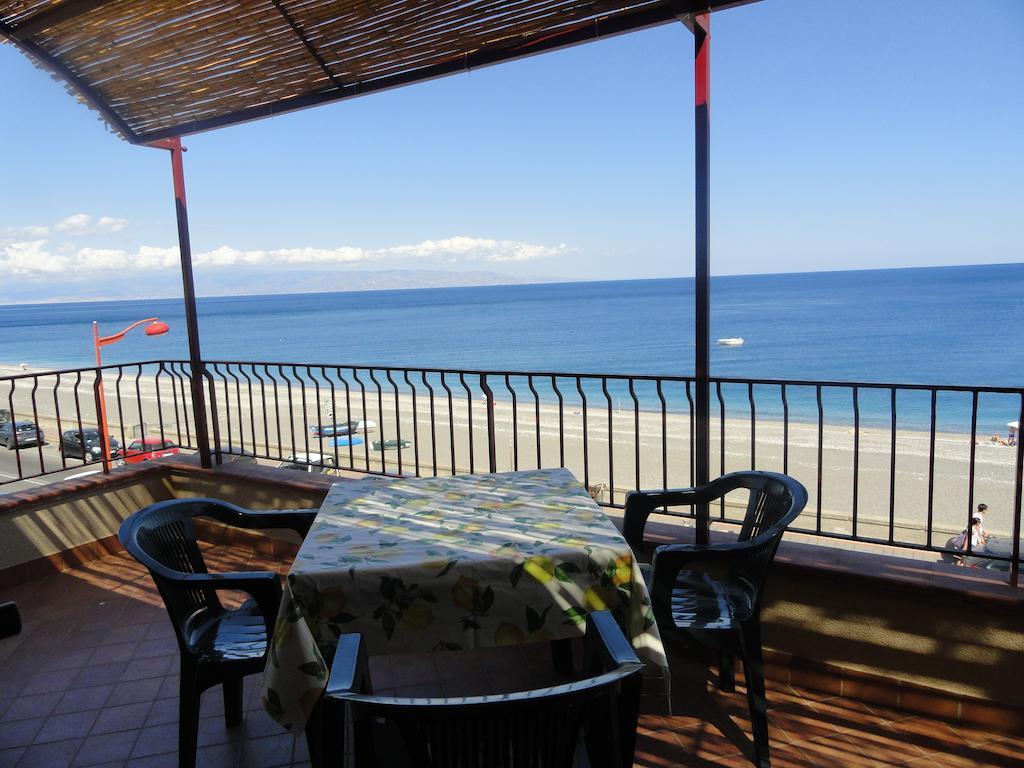 B&B La Sirena Santa Teresa Di Riva Esterno foto