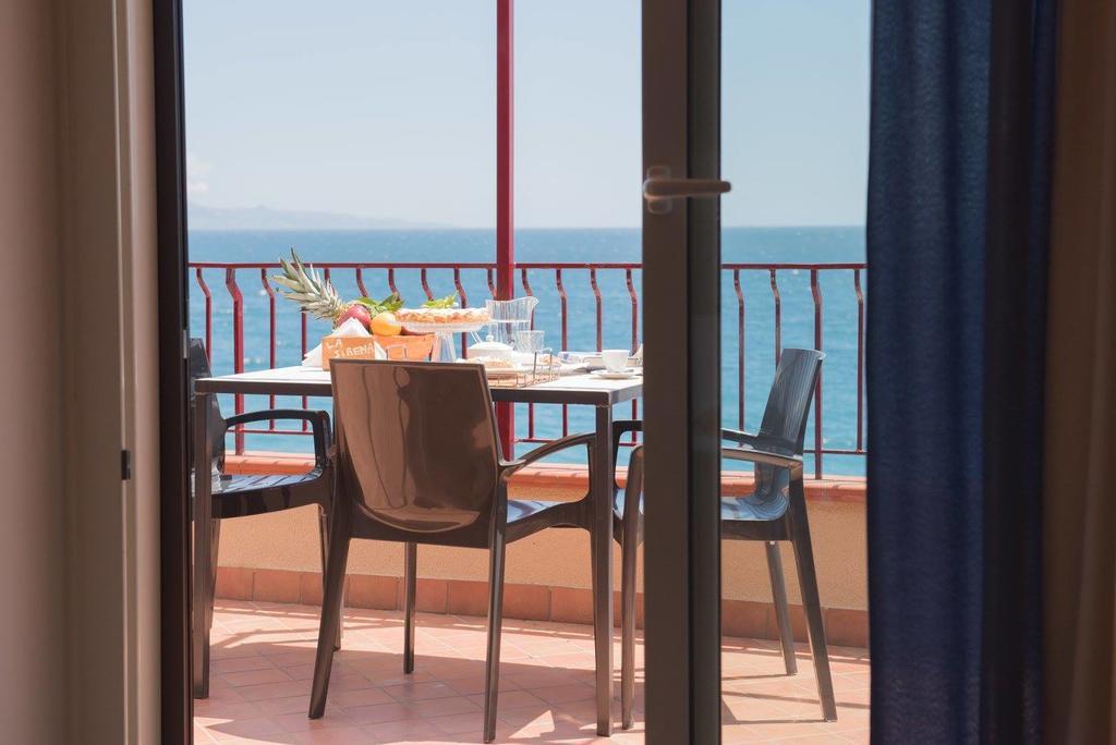 B&B La Sirena Santa Teresa Di Riva Esterno foto