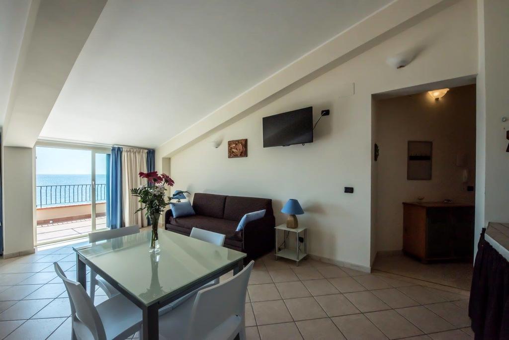 B&B La Sirena Santa Teresa Di Riva Esterno foto