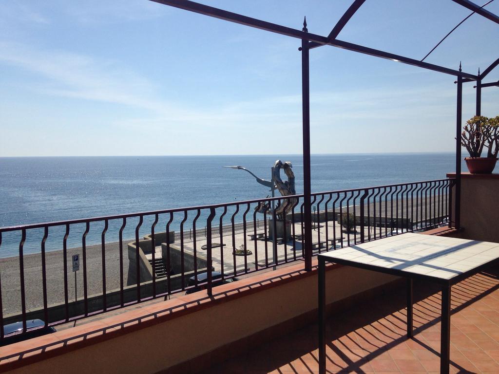 B&B La Sirena Santa Teresa Di Riva Esterno foto
