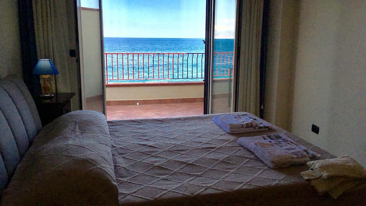 B&B La Sirena Santa Teresa Di Riva Esterno foto