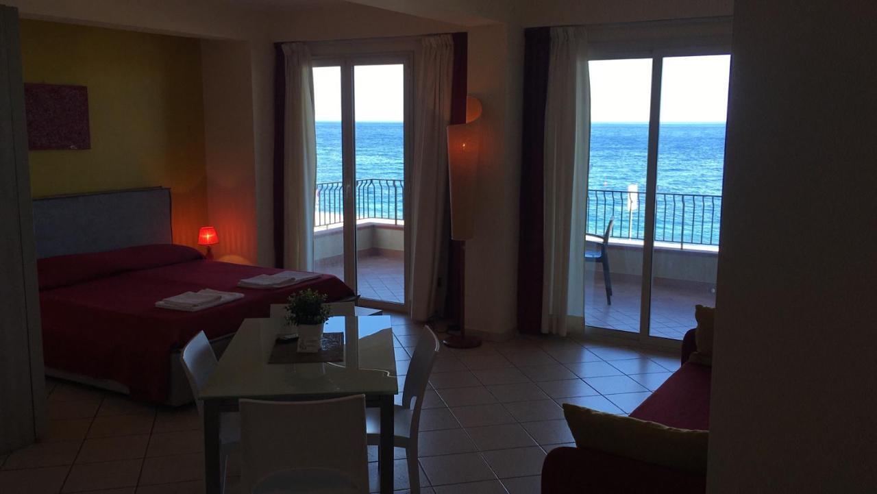 B&B La Sirena Santa Teresa Di Riva Esterno foto